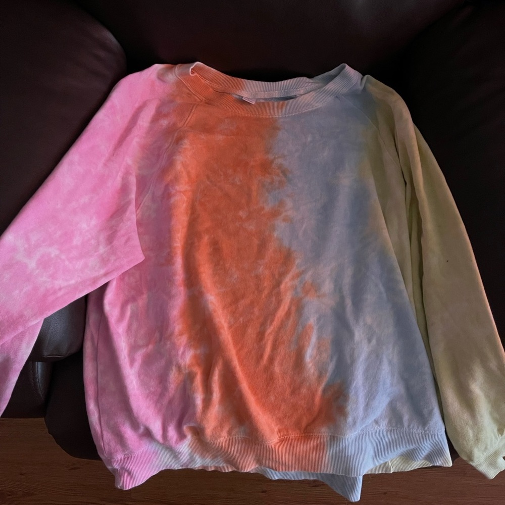 Old Navy Size Large tie dye sweatshirt